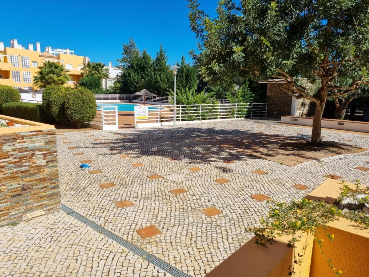 Marinho - 2 Bedroom 2 Bathroom Ground Floor Apartment With Communal Pool And Gardens Conceição Esterno foto