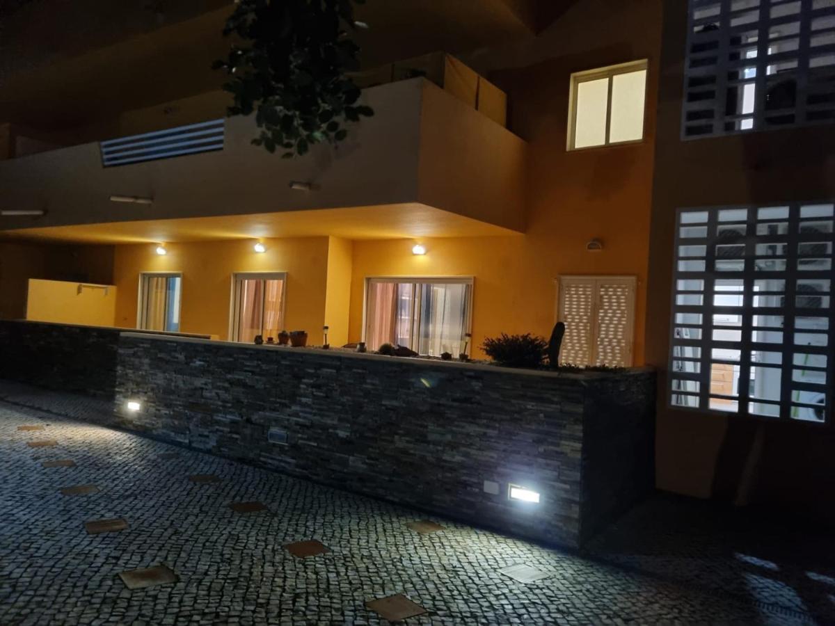 Marinho - 2 Bedroom 2 Bathroom Ground Floor Apartment With Communal Pool And Gardens Conceição Esterno foto