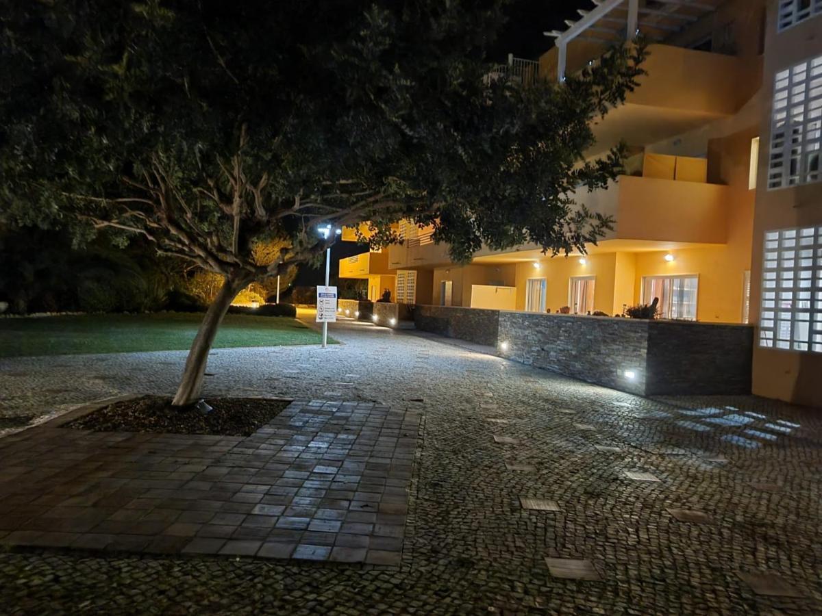 Marinho - 2 Bedroom 2 Bathroom Ground Floor Apartment With Communal Pool And Gardens Conceição Esterno foto