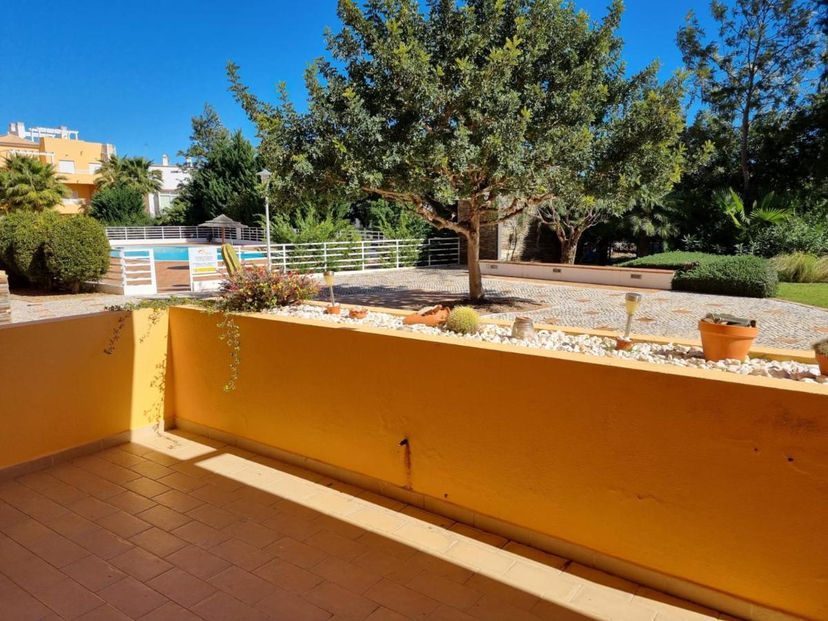 Marinho - 2 Bedroom 2 Bathroom Ground Floor Apartment With Communal Pool And Gardens Conceição Esterno foto